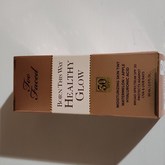 TOO FACED Natural Beige Born This Way Healthy Glow - Picture 6 of 11